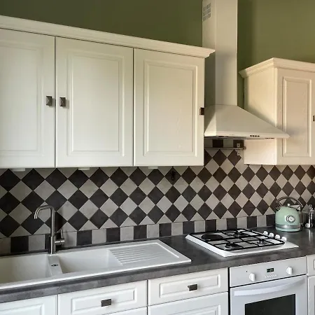 La Petite Compiegnoise アパート マリニー＝レ＝コンピエーニュ