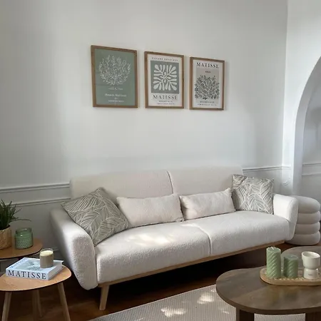 La Petite Compiegnoise マリニー＝レ＝コンピエーニュ